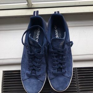 Blue suede Stan Smiths